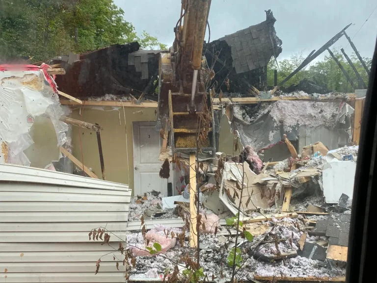 5ED551F0-0117-4255-BC9F-C9908D7CA013_1_102_o